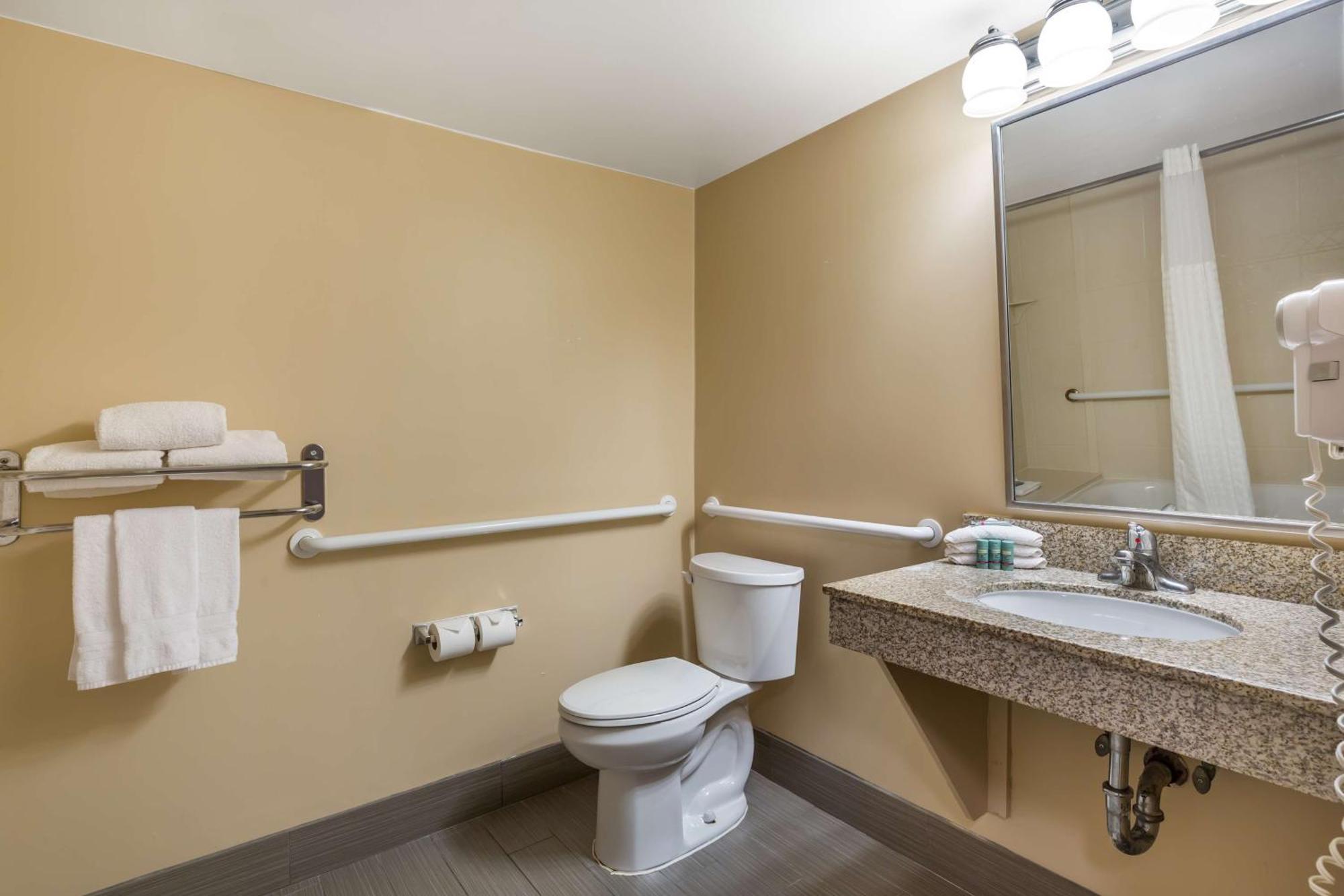 Best Western Braintree Inn Экстерьер фото